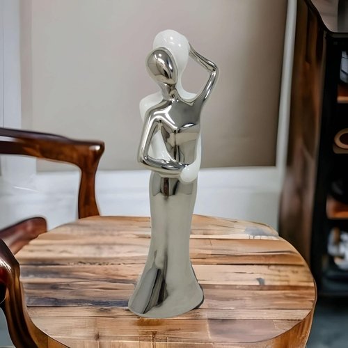 Beautiful Love Couple Showpiece for Home Decor